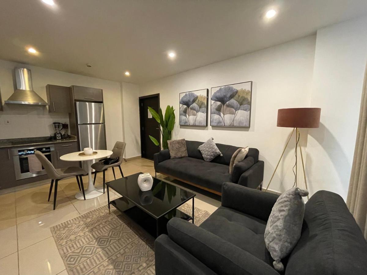 The Gallery Suites By Olive Gold アクラ エクステリア 写真